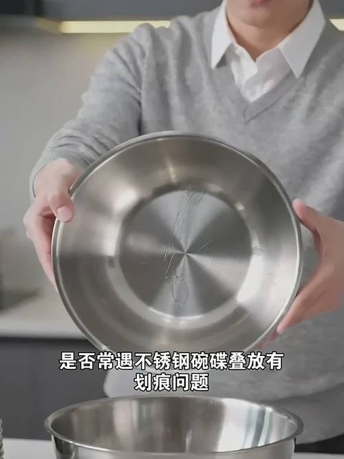 不锈钢碗碟叠放不再怕划痕 一张隔层软垫，搞定收纳磨损烦恼